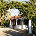 Paradise Village روذا