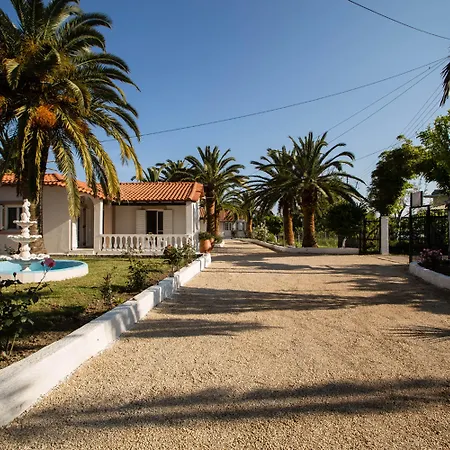 Paradise Village Lejlighedshotel 3*