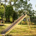 Paradise Village מלון דירות רודה