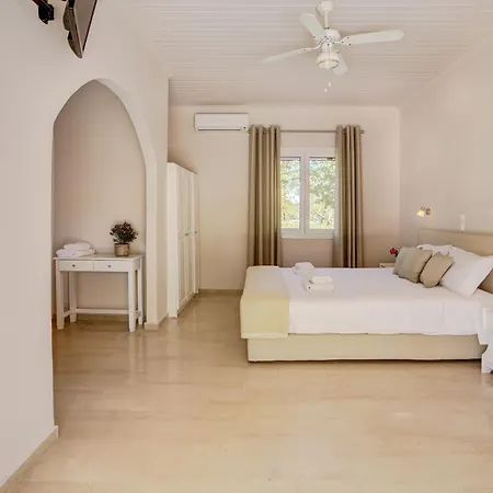 Paradise Village Aparthotel