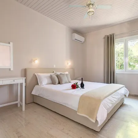 Aparthotel Paradise Village 3*